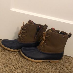 Tommy Hilfiger duck boots